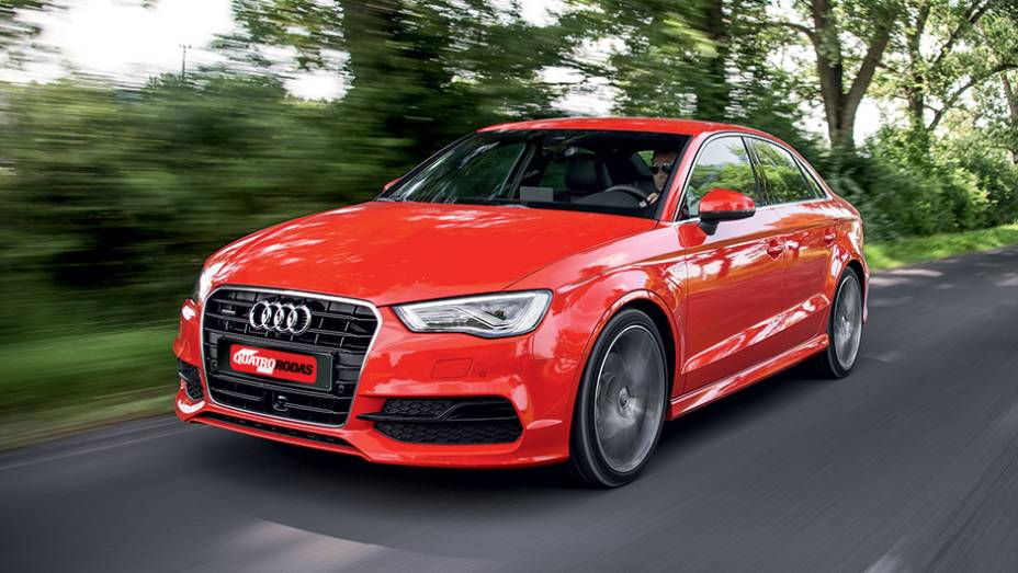 Vers&atilde;o Limousine &eacute; 15 cm mais longa que o A3 hatch | <a href="https://preprod.quatrorodas.abril.com.br/carros/impressoes/audi-a3-limousine-750333.shtml" rel="migration">Leia mais</a>