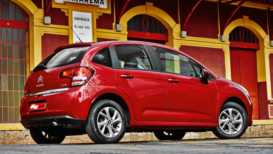 Vers&atilde;o Tendance abre m&atilde;o dos cromados da vers&atilde;o mais cara | <a href="https://preprod.quatrorodas.abril.com.br/carros/comparativos/fiesta-x-208-x-c3-749647.shtml" rel="migration">Leia mais</a>