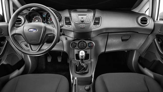 Ótima posição para dirigir é um dos pontos fortes do Ford | <a href="https://preprod.quatrorodas.abril.com.br/carros/comparativos/fiesta-x-208-x-c3-749647.shtml" rel="migration">Leia mais</a> Ótima posição para dirigir é um dos pontos fortes do Ford | <a href="https://preprod.quatrorodas.abril.com.br/carros/comparativos/fiesta-x-208-x-c3-749647.shtml" rel="migration">Leia mais</a>