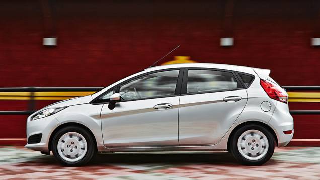 Fiesta S 1.5 usa os mesmos pneus das versões mais caras | <a href="https://preprod.quatrorodas.abril.com.br/carros/comparativos/fiesta-x-208-x-c3-749647.shtml" rel="migration">Leia mais</a> Fiesta S 1.5 usa os mesmos pneus das versões mais caras | <a href="https://preprod.quatrorodas.abril.com.br/carros/comparativos/fiesta-x-208-x-c3-749647.shtml" rel="migration">Leia mais</a>