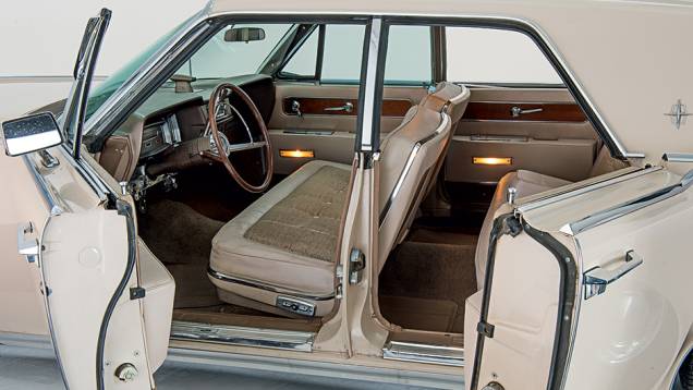 Portas traseiras suicidas: a cara do Continental de 1961 a 70 | <a href="https://preprod.quatrorodas.abril.com.br/carros/classicos-grandescarros/lincoln-continental-751204.shtml" rel="migration">Leia mais</a> Portas traseiras suicidas: a cara do Continental de 1961 a 70 | <a href="https://preprod.quatrorodas.abril.com.br/carros/classicos-grandescarros/lincoln-continental-751204.shtml" rel="migration">Leia mais</a>