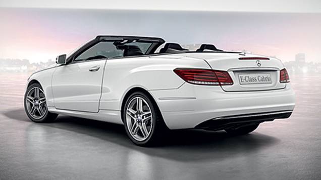 O cabriolet é um conversível de quatro lugares | <a href="https://preprod.quatrorodas.abril.com.br/carros/lancamentos/mercedes-benz-250-avantgarde-753592.shtml" rel="migration">Leia mais</a> O cabriolet é um conversível de quatro lugares | <a href="https://preprod.quatrorodas.abril.com.br/carros/lancamentos/mercedes-benz-250-avantgarde-753592.shtml" rel="migration">Leia mais</a>