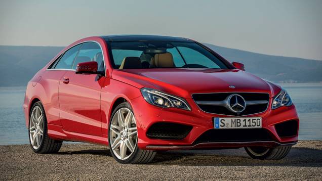 Os faróis do cupê têm design diferenciado | <a href="https://preprod.quatrorodas.abril.com.br/carros/lancamentos/mercedes-benz-250-avantgarde-753592.shtml" rel="migration">Leia mais</a> Os faróis do cupê têm design diferenciado | <a href="https://preprod.quatrorodas.abril.com.br/carros/lancamentos/mercedes-benz-250-avantgarde-753592.shtml" rel="migration">Leia mais</a>