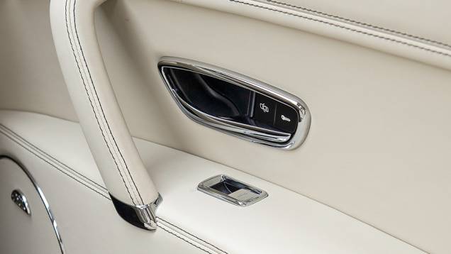 ... e alumínio | <a href="https://preprod.quatrorodas.abril.com.br/carros/impressoes/bentley-flying-spur-755086.shtml" rel="migration">Leia mais</a> ... e alumínio | <a href="https://preprod.quatrorodas.abril.com.br/carros/impressoes/bentley-flying-spur-755086.shtml" rel="migration">Leia mais</a>