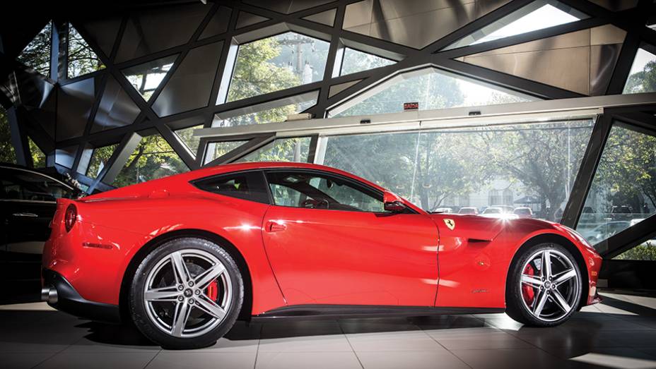 Cupê é vendido no Brasil desde abril, como substituto da 599 GTB | <a href="https://preprod.quatrorodas.abril.com.br/reportagens/geral/show-milhoes-754360.shtml" rel="migration">Leia mais</a> Cupê é vendido no Brasil desde abril, como substituto da 599 GTB | <a href="https://preprod.quatrorodas.abril.com.br/reportagens/geral/show-milhoes-754360.shtml" rel="migration">Leia mais</a>