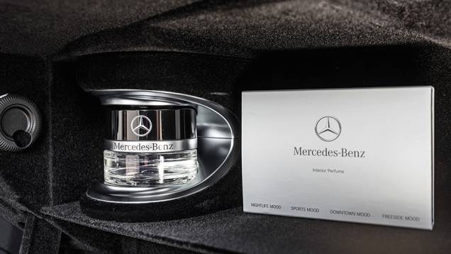 Ar da cabine é purificado e pode receber uma dose de perfume | <a href="https://preprod.quatrorodas.abril.com.br/carros/impressoes/mercedes-benz-s-500-754978.shtml" rel="migration">Leia mais</a> Ar da cabine é purificado e pode receber uma dose de perfume | <a href="https://preprod.quatrorodas.abril.com.br/carros/impressoes/mercedes-benz-s-500-754978.shtml" rel="migration">Leia mais</a>
