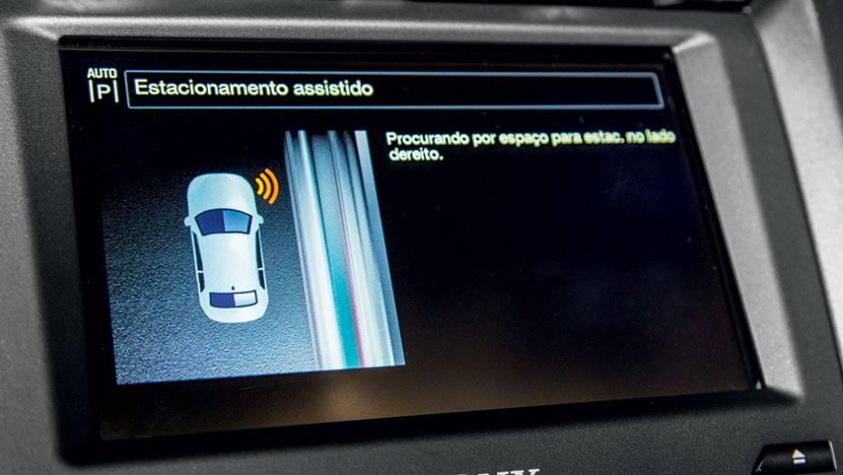 Park Assist | <a href="https://preprod.quatrorodas.abril.com.br/carros/testes/ford-fusion-hybrid-757087.shtml" rel="migration">Leia mais</a>