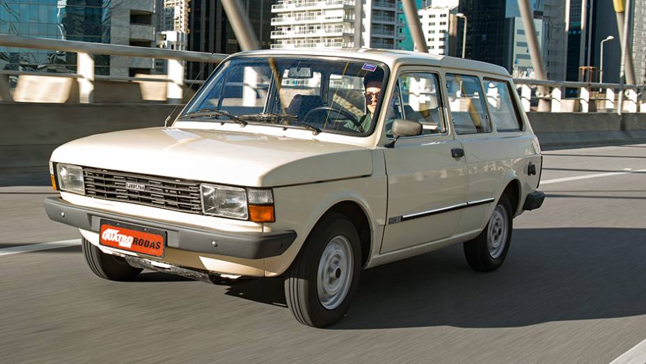 Baseada no Fiat 147, a perua foi desenvolvida no Brasil | <a href="https://preprod.quatrorodas.abril.com.br/carros/classicos-brasileiros/fiat-panorama-756366.shtml" rel="migration">Leia mais</a>
