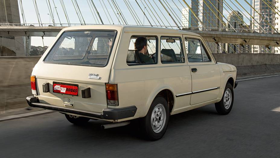 Ela levava impressionantes 669 litros de bagagem | <a href="https://preprod.quatrorodas.abril.com.br/carros/classicos-brasileiros/fiat-panorama-756366.shtml" rel="migration">Leia mais</a>