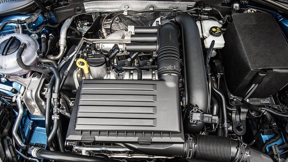 Motor tem prepara&ccedil;&atilde;o mais forte, com 140 cv | <a href="https://preprod.quatrorodas.abril.com.br/carros/comparativos/audi-a3-x-vw-golf-757579.shtml" rel="migration">Leia mais</a>