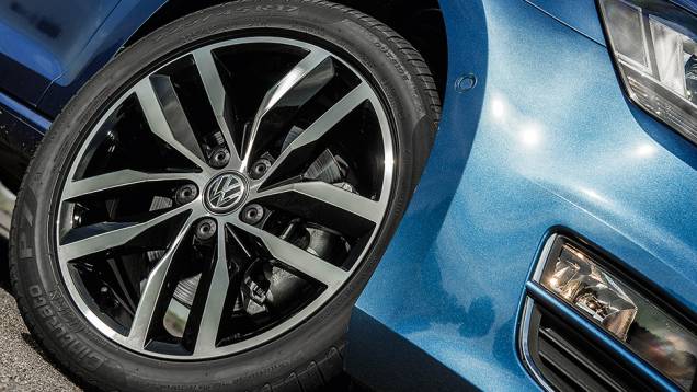 | <a href="https://preprod.quatrorodas.abril.com.br/carros/comparativos/audi-a3-x-vw-golf-757579.shtml" rel="migration">Leia mais</a> | <a href="https://preprod.quatrorodas.abril.com.br/carros/comparativos/audi-a3-x-vw-golf-757579.shtml" rel="migration">Leia mais</a>