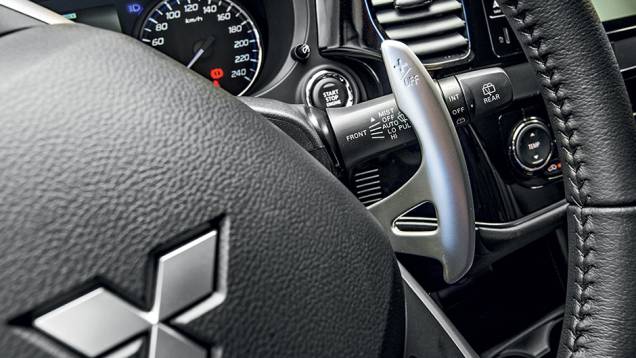 ... apenas nas borboletas | <a href="https://preprod.quatrorodas.abril.com.br/carros/testes/mitsubishi-outlander-gt-v6-3-0-757583.shtml" rel="migration">Leia mais</a> ... apenas nas borboletas | <a href="https://preprod.quatrorodas.abril.com.br/carros/testes/mitsubishi-outlander-gt-v6-3-0-757583.shtml" rel="migration">Leia mais</a>