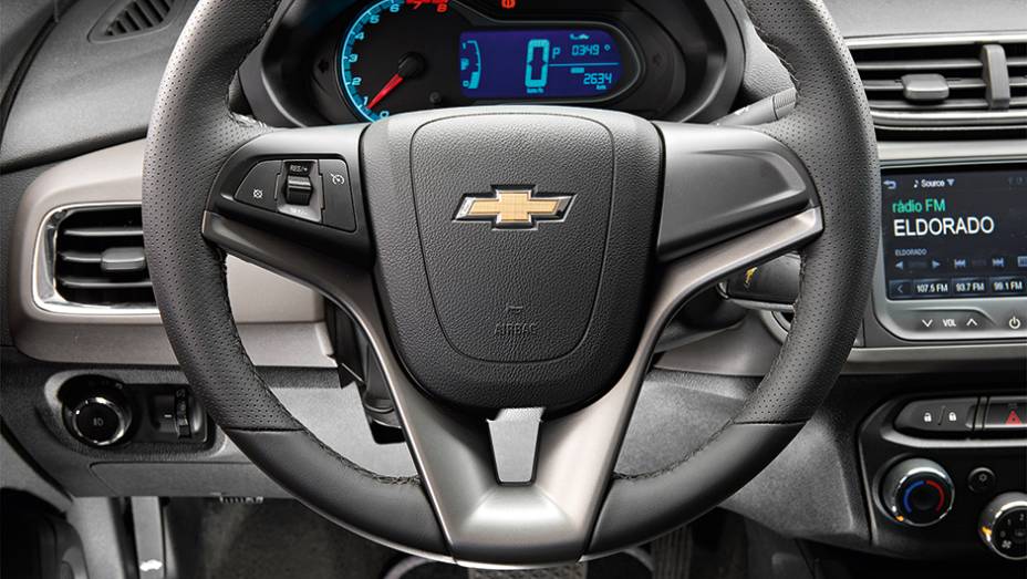 Cadê o volante completo do Cruze? | <a href="https://preprod.quatrorodas.abril.com.br/carros/comparativos/cobalt-x-prisma-756506.shtml" rel="migration">Leia mais</a>