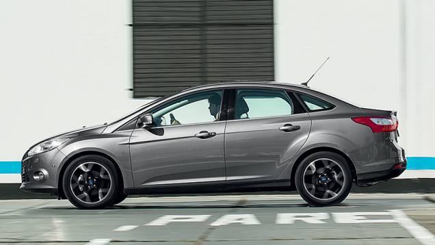 Na nova geração, Focus cresceu 19 cm no comprimento | <a href="https://preprod.quatrorodas.abril.com.br/carros/testes/ford-focus-sedan-759561.shtml" rel="migration">Leia mais</a> Na nova geração, Focus cresceu 19 cm no comprimento | <a href="https://preprod.quatrorodas.abril.com.br/carros/testes/ford-focus-sedan-759561.shtml" rel="migration">Leia mais</a>