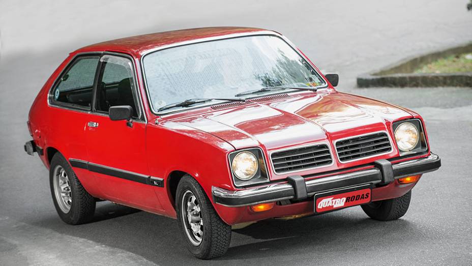 O nosso Chevette tinha a mesma cara do similar americano | <a href="https://preprod.quatrorodas.abril.com.br/carros/classicos-brasileiros/chevrolet-chevette-hatch-760503.shtml" rel="migration">Leia mais</a>