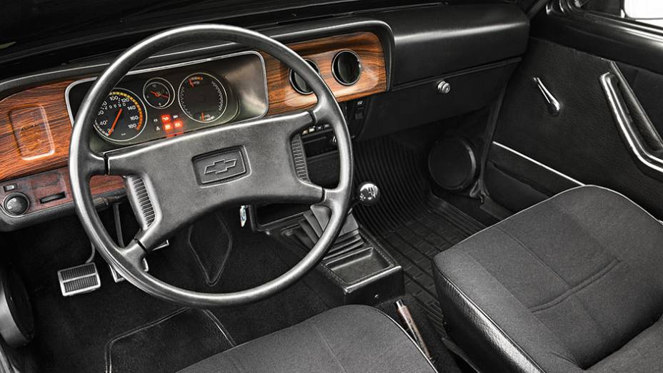 A dire&ccedil;&atilde;o r&aacute;pida ajudava nas discretas sa&iacute;das de traseira | <a href="https://preprod.quatrorodas.abril.com.br/carros/classicos-brasileiros/chevrolet-chevette-hatch-760503.shtml" rel="migration">Leia mais</a>