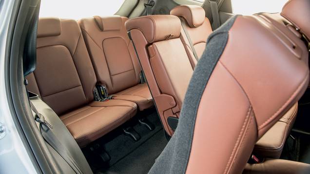 Mesmo os últimos assentos contam com conforto | <a href="https://preprod.quatrorodas.abril.com.br/carros/impressoes/hyundai-santa-fe-7-lugares-759289.shtml" rel="migration">Leia mais</a> Mesmo os últimos assentos contam com conforto | <a href="https://preprod.quatrorodas.abril.com.br/carros/impressoes/hyundai-santa-fe-7-lugares-759289.shtml" rel="migration">Leia mais</a>