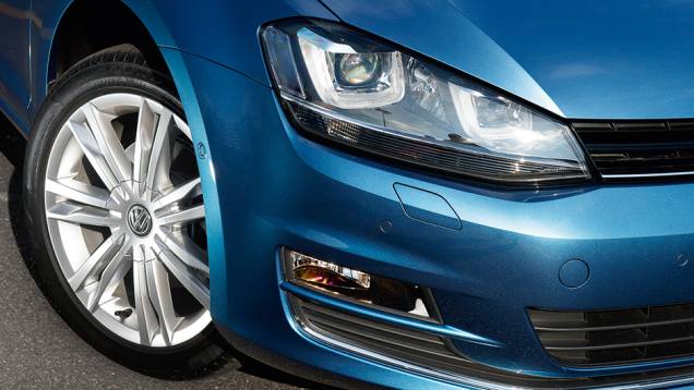 ... faróis com xenônio e leds, rodas aro 17... | <a href="https://preprod.quatrorodas.abril.com.br/carros/comparativos/hatches-medios-762947.shtml" rel="migration">Leia mais</a> ... faróis com xenônio e leds, rodas aro 17... | <a href="https://preprod.quatrorodas.abril.com.br/carros/comparativos/hatches-medios-762947.shtml" rel="migration">Leia mais</a>