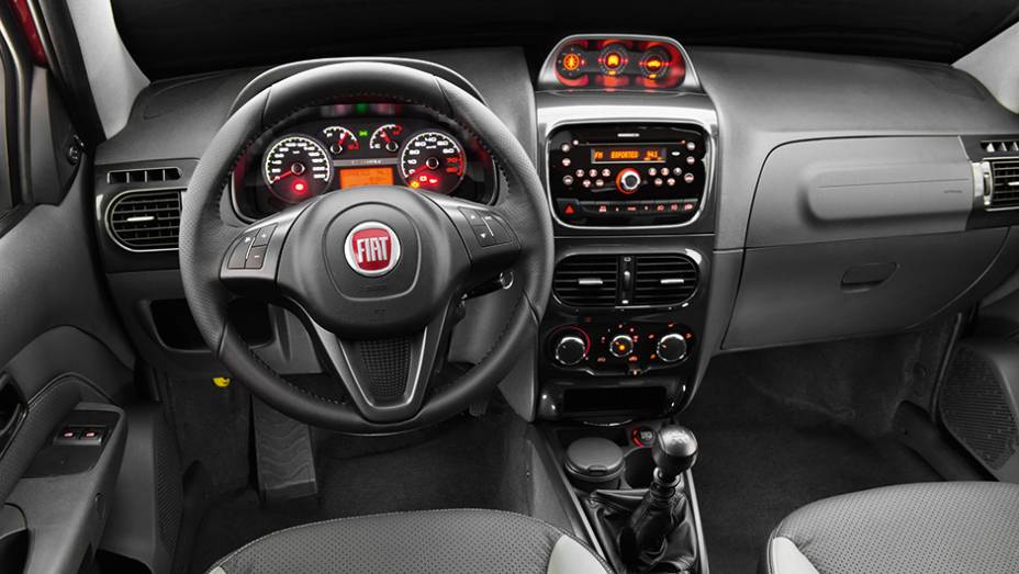 No interior da cabine da Strada, h&aacute; novas cores, texturas e grafismos | <a href="https://preprod.quatrorodas.abril.com.br/carros/testes/fiat-strada-adventure-1-6-16v-cd-762709.shtml" rel="migration">Leia mais</a>