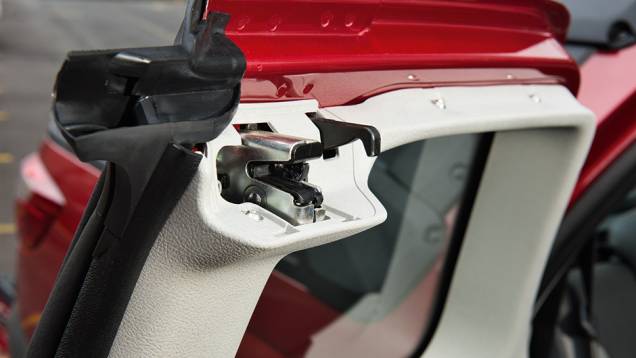 Porta tem travas no alto... | <a href="https://preprod.quatrorodas.abril.com.br/carros/testes/fiat-strada-adventure-1-6-16v-cd-762709.shtml" rel="migration">Leia mais</a> Porta tem travas no alto... | <a href="https://preprod.quatrorodas.abril.com.br/carros/testes/fiat-strada-adventure-1-6-16v-cd-762709.shtml" rel="migration">Leia mais</a>