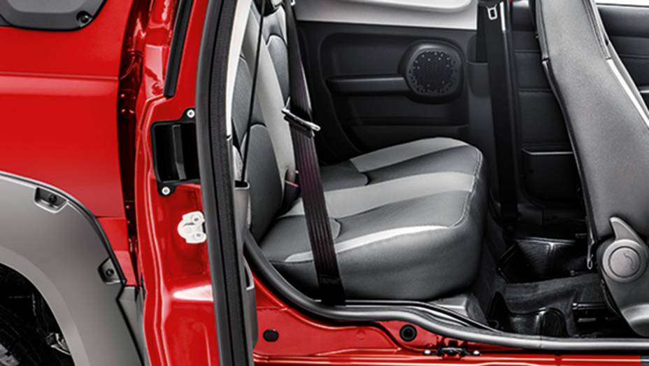 Ma&ccedil;aneta s&oacute; pode ser acionada, com a porta dianteira aberta | <a href="https://preprod.quatrorodas.abril.com.br/carros/testes/fiat-strada-adventure-1-6-16v-cd-762709.shtml" rel="migration">Leia mais</a>