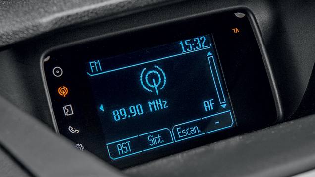 Tela simplista dificulta a utilização do sistema de áudio | <a href="https://preprod.quatrorodas.abril.com.br/carros/comparativos/ford-ecosport-x-chevrolet-tracker-761969.shtml" rel="migration">Leia mais</a> Tela simplista dificulta a utilização do sistema de áudio | <a href="https://preprod.quatrorodas.abril.com.br/carros/comparativos/ford-ecosport-x-chevrolet-tracker-761969.shtml" rel="migration">Leia mais</a>
