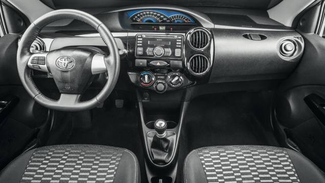 Este mesmo volante equipa Corolla XRS, Etios XLS e Cross | <a href="https://preprod.quatrorodas.abril.com.br/carros/testes/toyota-etios-cross-766195.shtml" rel="migration">Leia mais</a> Este mesmo volante equipa Corolla XRS, Etios XLS e Cross | <a href="https://preprod.quatrorodas.abril.com.br/carros/testes/toyota-etios-cross-766195.shtml" rel="migration">Leia mais</a>