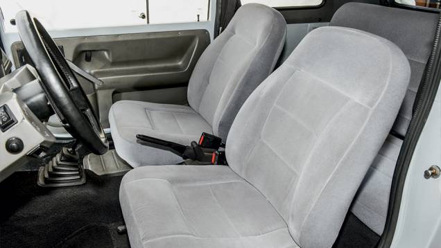 Espaço apertado mesmo para 4 adultos | <a href="https://preprod.quatrorodas.abril.com.br/carros/classicos-brasileiros/gurgel-br-800-764160.shtml" rel="migration">Leia mais</a> Espaço apertado mesmo para 4 adultos | <a href="https://preprod.quatrorodas.abril.com.br/carros/classicos-brasileiros/gurgel-br-800-764160.shtml" rel="migration">Leia mais</a>