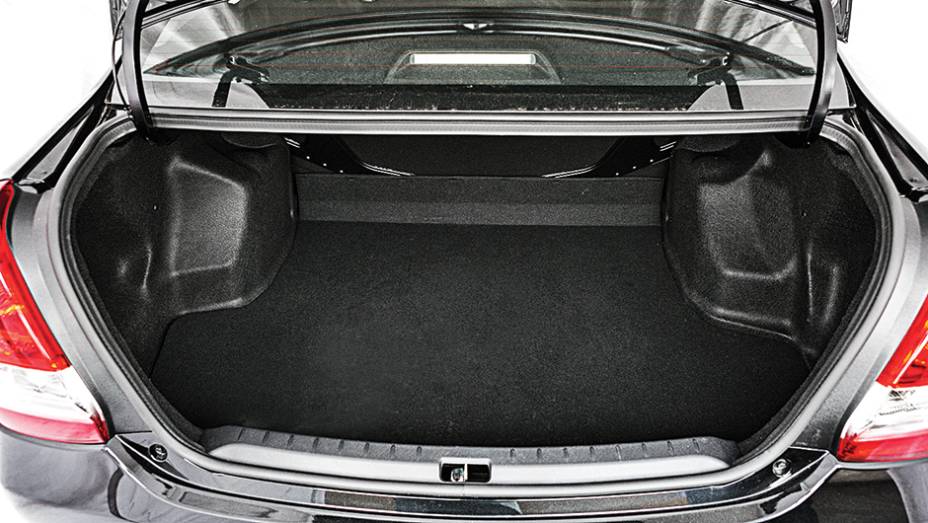 1&ordm; lugar Custos: Etios XLS. Estrutura de metal dificulta o uso com o banco rebatido | <a href="https://preprod.quatrorodas.abril.com.br/carros/comparativos/sedas-45-mil-reais-764153.shtml" rel="migration">Leia mais</a>