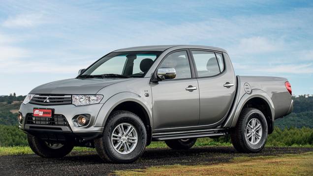 Versão HPE tem design exclusivo para a grade e o para-choque | <a href="https://preprod.quatrorodas.abril.com.br/carros/testes/mitsubishi-l200-triton-764187.shtml" rel="migration">Leia mais</a> Versão HPE tem design exclusivo para a grade e o para-choque | <a href="https://preprod.quatrorodas.abril.com.br/carros/testes/mitsubishi-l200-triton-764187.shtml" rel="migration">Leia mais</a>