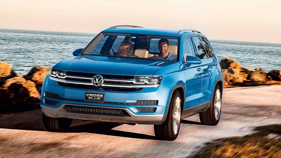 Semelhança com o Touareg é no porte, principalmente, apesar da base Golf | <a href="https://preprod.quatrorodas.abril.com.br/carros/impressoes/volkswagen-crossblue-766158.shtml" rel="migration">Leia mais</a>