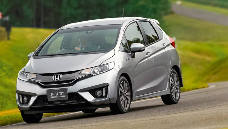 Kit aerodin&acirc;mico inclui defletor, saias laterais e aerof&oacute;lio | <a href="https://preprod.quatrorodas.abril.com.br/carros/impressoes/honda-fit-765447.shtml" rel="migration">Leia mais</a>