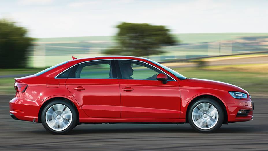 Volume traseiro curto est&aacute; em alta entre sed&atilde;s | <a href="https://preprod.quatrorodas.abril.com.br/carros/testes/audi-a3-sedan-771657.shtml" rel="migration">Leia mais</a>