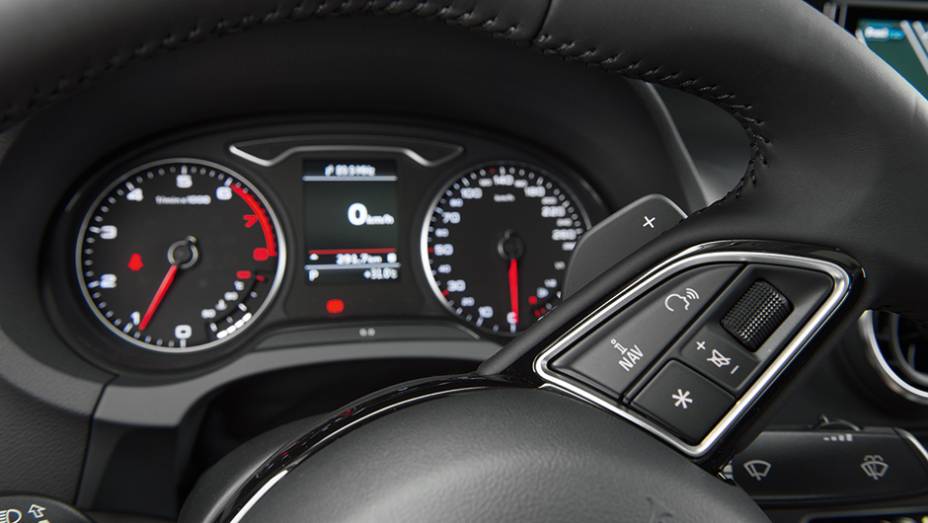 Conta-giros tem posição destacada | <a href="https://preprod.quatrorodas.abril.com.br/carros/testes/audi-a3-sedan-771657.shtml" rel="migration">Leia mais</a> Conta-giros tem posição destacada | <a href="https://preprod.quatrorodas.abril.com.br/carros/testes/audi-a3-sedan-771657.shtml" rel="migration">Leia mais</a>