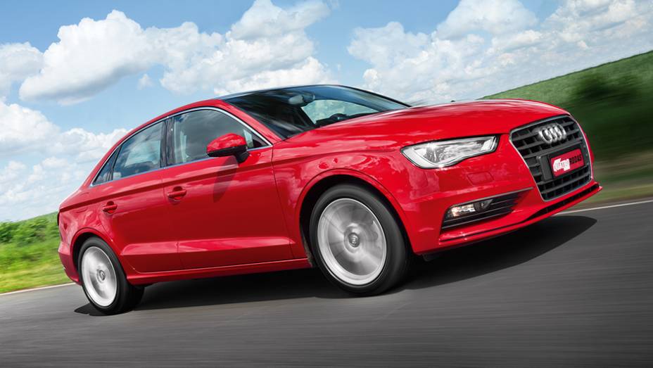 Sed&atilde; tem cap&ocirc; de alum&iacute;nio para reduzir o peso | <a href="https://preprod.quatrorodas.abril.com.br/carros/testes/audi-a3-sedan-771657.shtml" rel="migration">Leia mais</a>