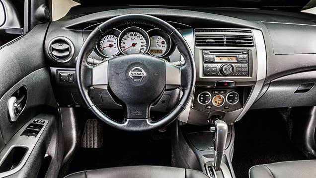 Câmbio automático tem quatro marchas e tecla overdrive | <a href="https://preprod.quatrorodas.abril.com.br/carros/comparativos/dossie-sete-lugares-120-mil-reais-772708.shtml" rel="migration">Leia mais</a> Câmbio automático tem quatro marchas e tecla overdrive | <a href="https://preprod.quatrorodas.abril.com.br/carros/comparativos/dossie-sete-lugares-120-mil-reais-772708.shtml" rel="migration">Leia mais</a>
