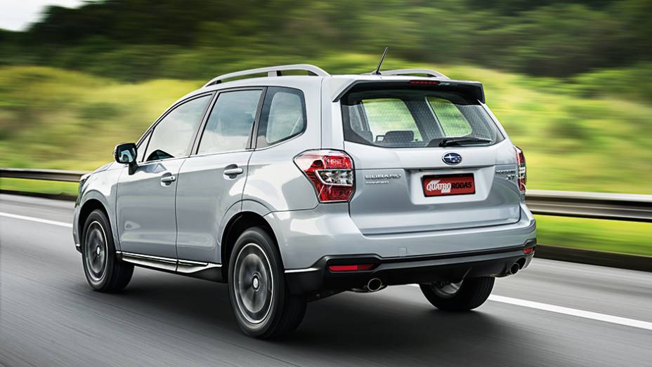 Prote&ccedil;&atilde;o contra raios UV nos vidros e abertura el&eacute;trica da tampa traseira | <a href="https://preprod.quatrorodas.abril.com.br/carros/testes/subaru-forester-2-0-xt-turbo-772015.shtml" rel="migration">Leia mais</a>