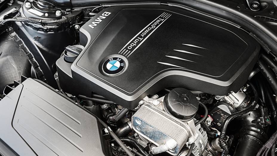 Motor: turbo, flex e longitudinal | <a href="https://preprod.quatrorodas.abril.com.br/carros/testes/bmw-320i-activeflex-774586.shtml" rel="migration">Leia mais</a>