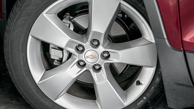Pneus são mais indicados para o uso no asfalto | <a href="https://preprod.quatrorodas.abril.com.br/carros/testes/aventureiros-urbanos-777231.shtml" rel="migration">Leia mais</a> Pneus são mais indicados para o uso no asfalto | <a href="https://preprod.quatrorodas.abril.com.br/carros/testes/aventureiros-urbanos-777231.shtml" rel="migration">Leia mais</a>