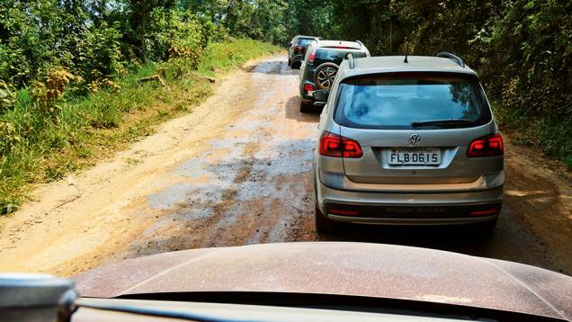 | <a href="https://preprod.quatrorodas.abril.com.br/carros/testes/aventureiros-urbanos-777231.shtml" rel="migration">Leia mais</a> | <a href="https://preprod.quatrorodas.abril.com.br/carros/testes/aventureiros-urbanos-777231.shtml" rel="migration">Leia mais</a>