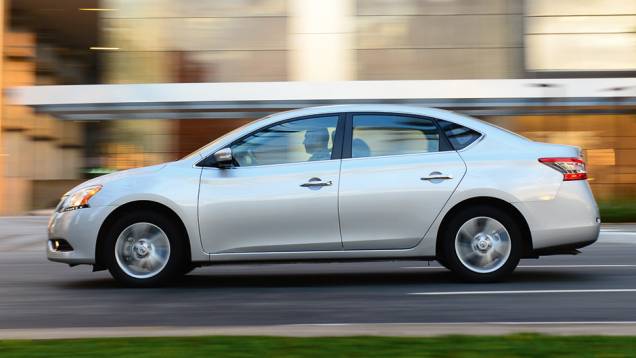 Visual externo é quase igual às versões superiores | <a href="https://preprod.quatrorodas.abril.com.br/carros/impressoes/nissan-sentra-2-0-s-774056.shtml" rel="migration">Leia mais</a> Visual externo é quase igual às versões superiores | <a href="https://preprod.quatrorodas.abril.com.br/carros/impressoes/nissan-sentra-2-0-s-774056.shtml" rel="migration">Leia mais</a>