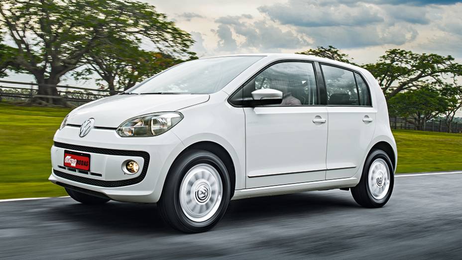 Sem grade frontal, o motor respira pelas aberturas no para-choque | <a href="https://preprod.quatrorodas.abril.com.br/carros/testes/volkswagen-up-773936.shtml" rel="migration">Leia mais</a>