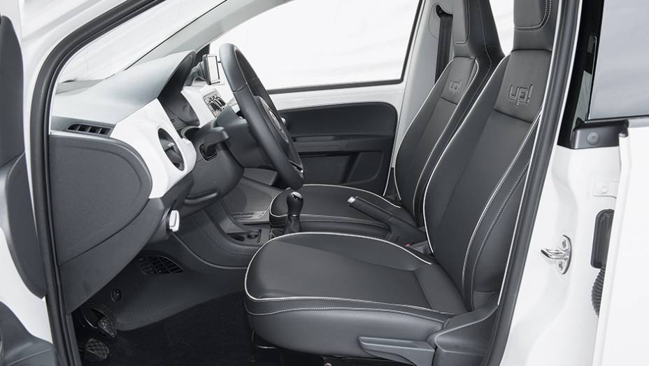 Na frente, o ajuste de altura &eacute; item de s&eacute;rie | <a href="https://preprod.quatrorodas.abril.com.br/carros/testes/volkswagen-up-773936.shtml" rel="migration">Leia mais</a>