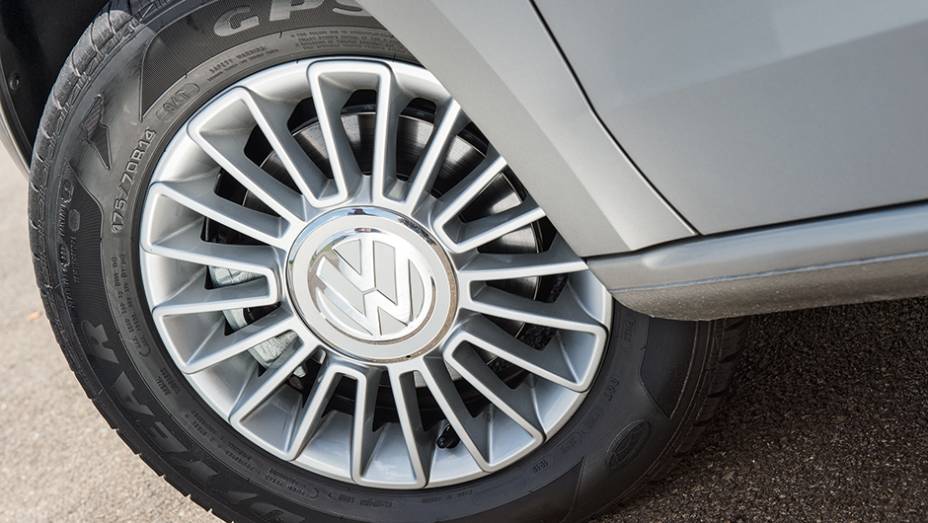 MOVE UP!: Nome da roda aro 14 &eacute; Amsterdan | <a href="https://preprod.quatrorodas.abril.com.br/carros/testes/volkswagen-up-773936.shtml" rel="migration">Leia mais</a>