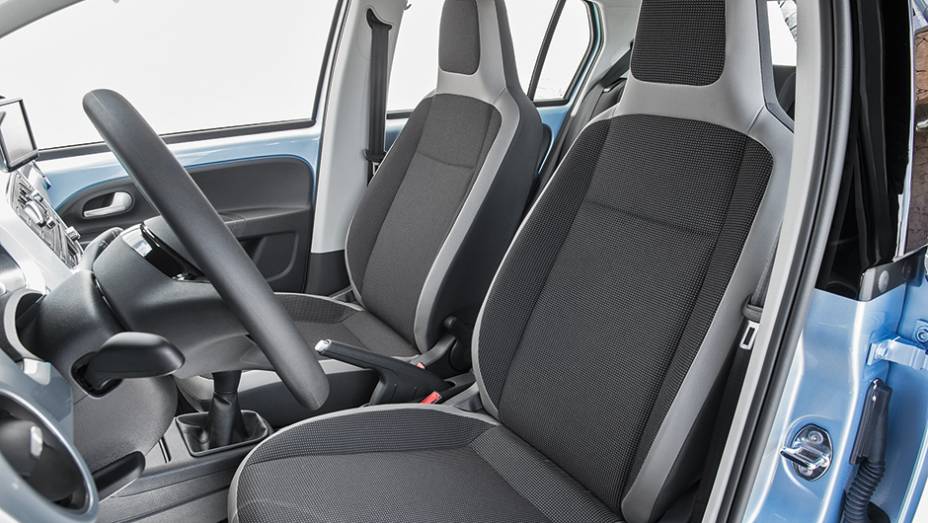 HIGH UP!: Bancos v&ecirc;m com apliques de couro | <a href="https://preprod.quatrorodas.abril.com.br/carros/testes/volkswagen-up-773936.shtml" rel="migration">Leia mais</a>