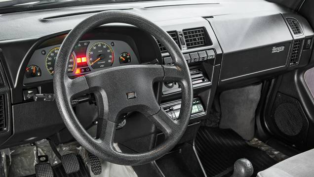 Os instrumentos tinham a simplicidade estética do Uno | <a href="https://preprod.quatrorodas.abril.com.br/carros/classicos-brasileiros/fiat-tempra-2p-778240.shtml" rel="migration">Leia mais</a> Os instrumentos tinham a simplicidade estética do Uno | <a href="https://preprod.quatrorodas.abril.com.br/carros/classicos-brasileiros/fiat-tempra-2p-778240.shtml" rel="migration">Leia mais</a>
