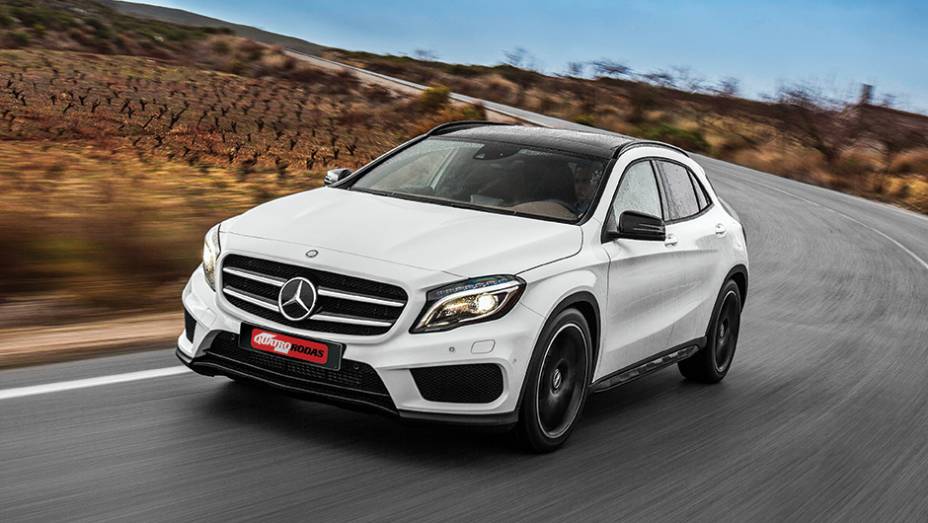 O GLA será montado na mesma fábrica do Classe A e do CLA | <a href="https://preprod.quatrorodas.abril.com.br/carros/impressoes/mercedes-benz-gla-250-779014.shtml" rel="migration">Leia mais</a>