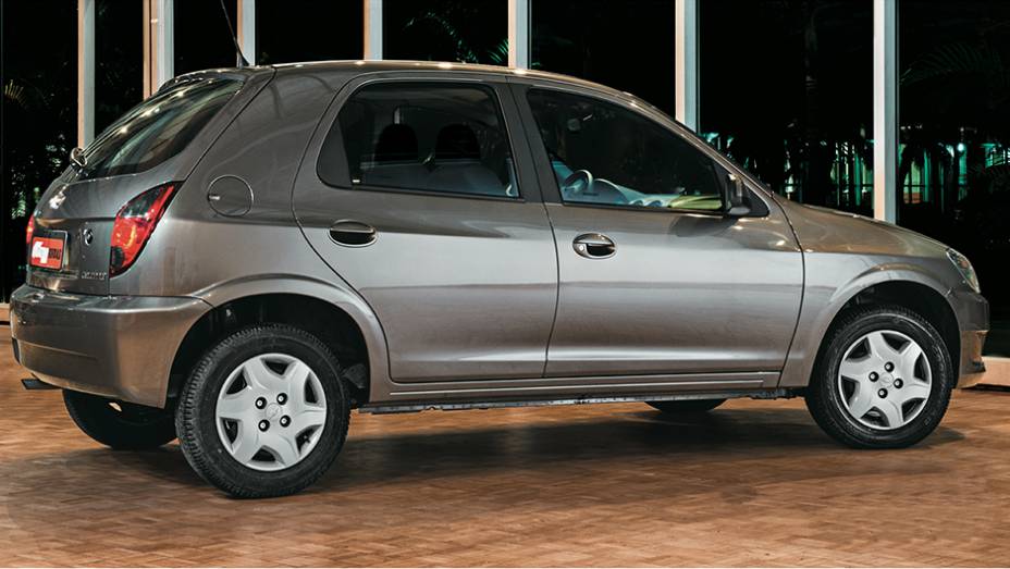 Celta &eacute; vendido nas vers&otilde;es LT e Advantage, com 2 ou 4 portas | <a href="https://preprod.quatrorodas.abril.com.br/carros/comparativos/hatches-compactos-entrada-779938.shtml" rel="migration">Leia mais</a>