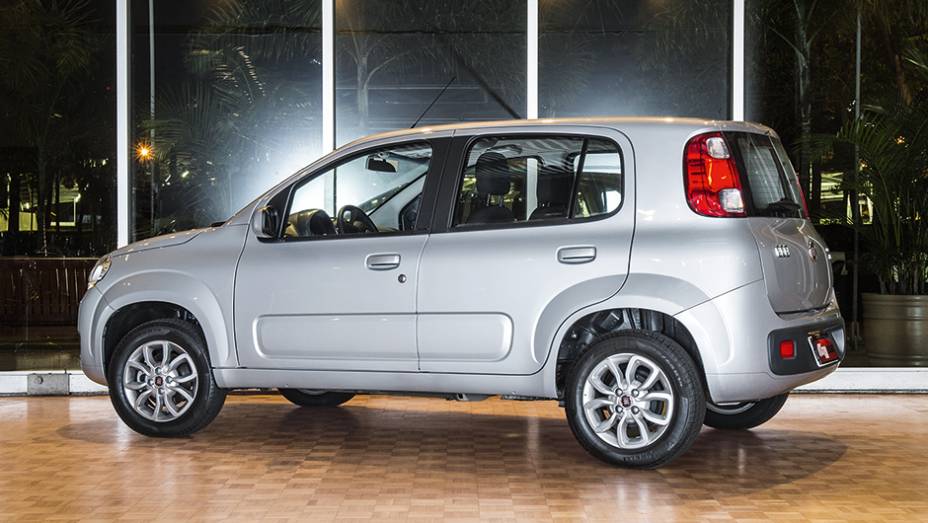 Uno enfrenta o Up! com duas motoriza&ccedil;&otilde;es, 1.0 e 1.4. O mais potente n&atilde;o compromete o consumo | <a href="https://preprod.quatrorodas.abril.com.br/carros/comparativos/hatches-compactos-entrada-779938.shtml" rel="migration">Leia mais</a>