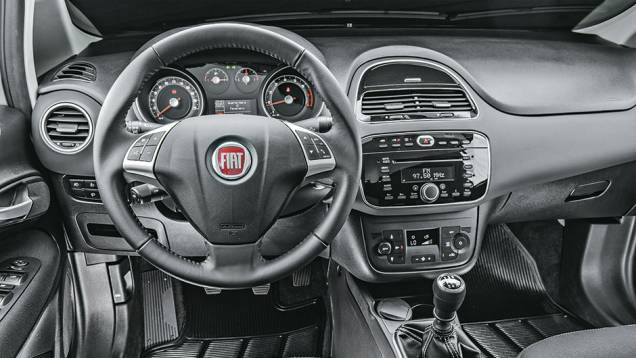 Meio do painel não está mais ligado aos instrumentos | <a href="https://preprod.quatrorodas.abril.com.br/carros/impressoes/fiat-linea-essence-2015-777585.shtml" rel="migration">Leia mais</a> Meio do painel não está mais ligado aos instrumentos | <a href="https://preprod.quatrorodas.abril.com.br/carros/impressoes/fiat-linea-essence-2015-777585.shtml" rel="migration">Leia mais</a>